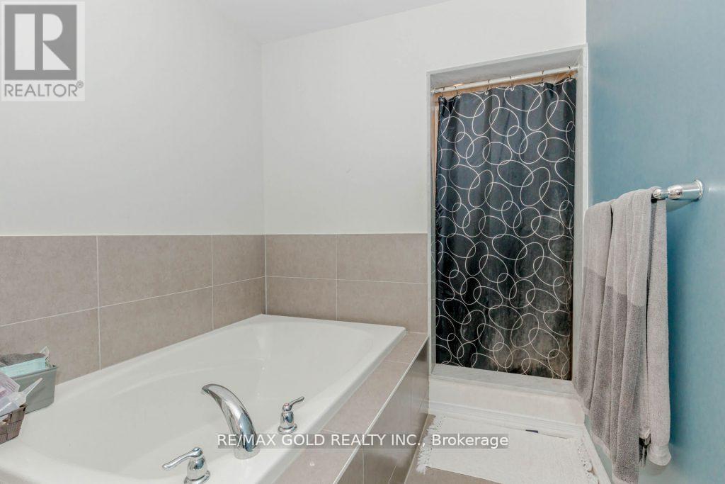475 Queen Mary Drive, Brampton, Ontario  L7A 0C7 - Photo 27 - W12203256