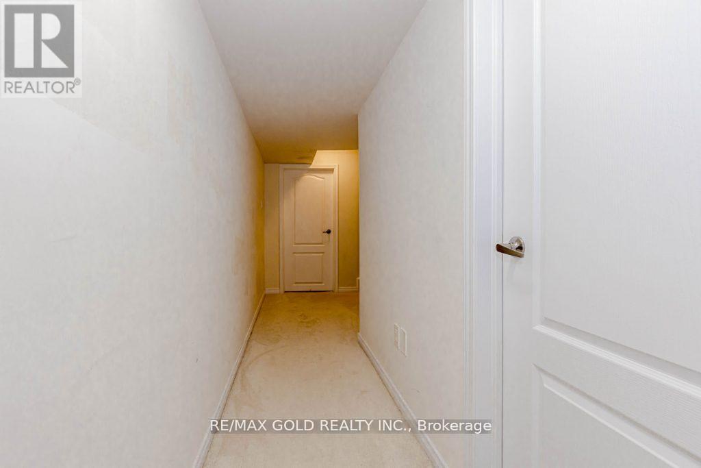 475 Queen Mary Drive, Brampton, Ontario  L7A 0C7 - Photo 42 - W12203256
