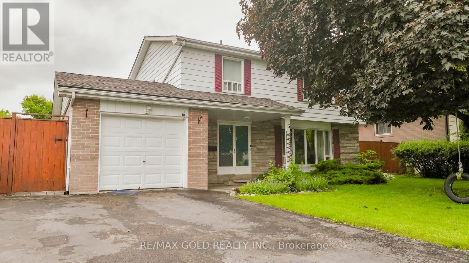 3 Crawley Drive, Brampton, Ontario  L6T 2R6 - Photo 1 - W12203267
