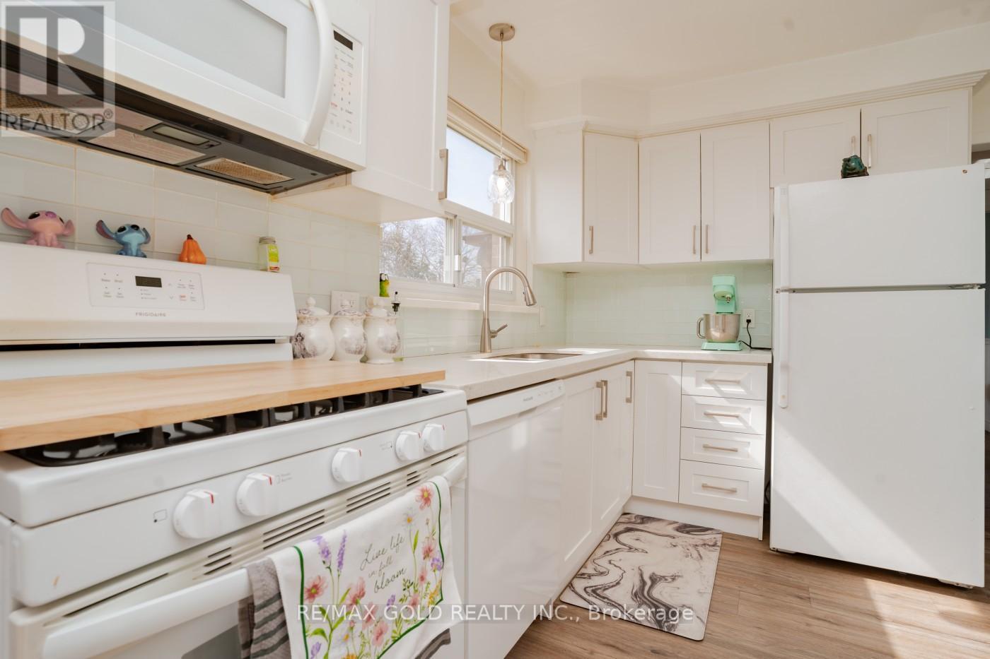 3 Crawley Drive, Brampton, Ontario  L6T 2R6 - Photo 15 - W12203267