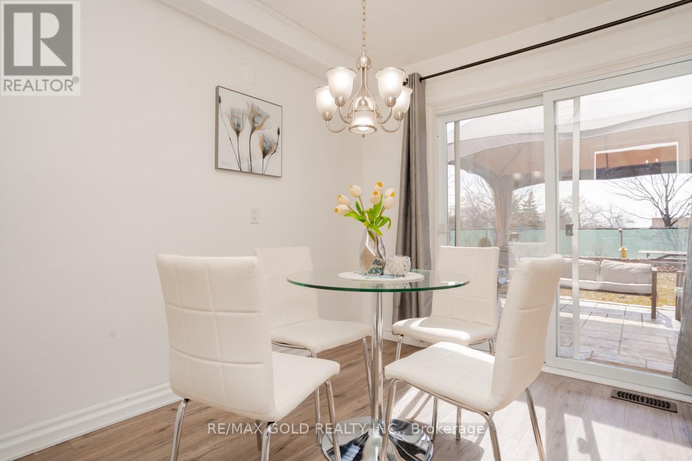 3 Crawley Drive, Brampton, Ontario  L6T 2R6 - Photo 17 - W12203267