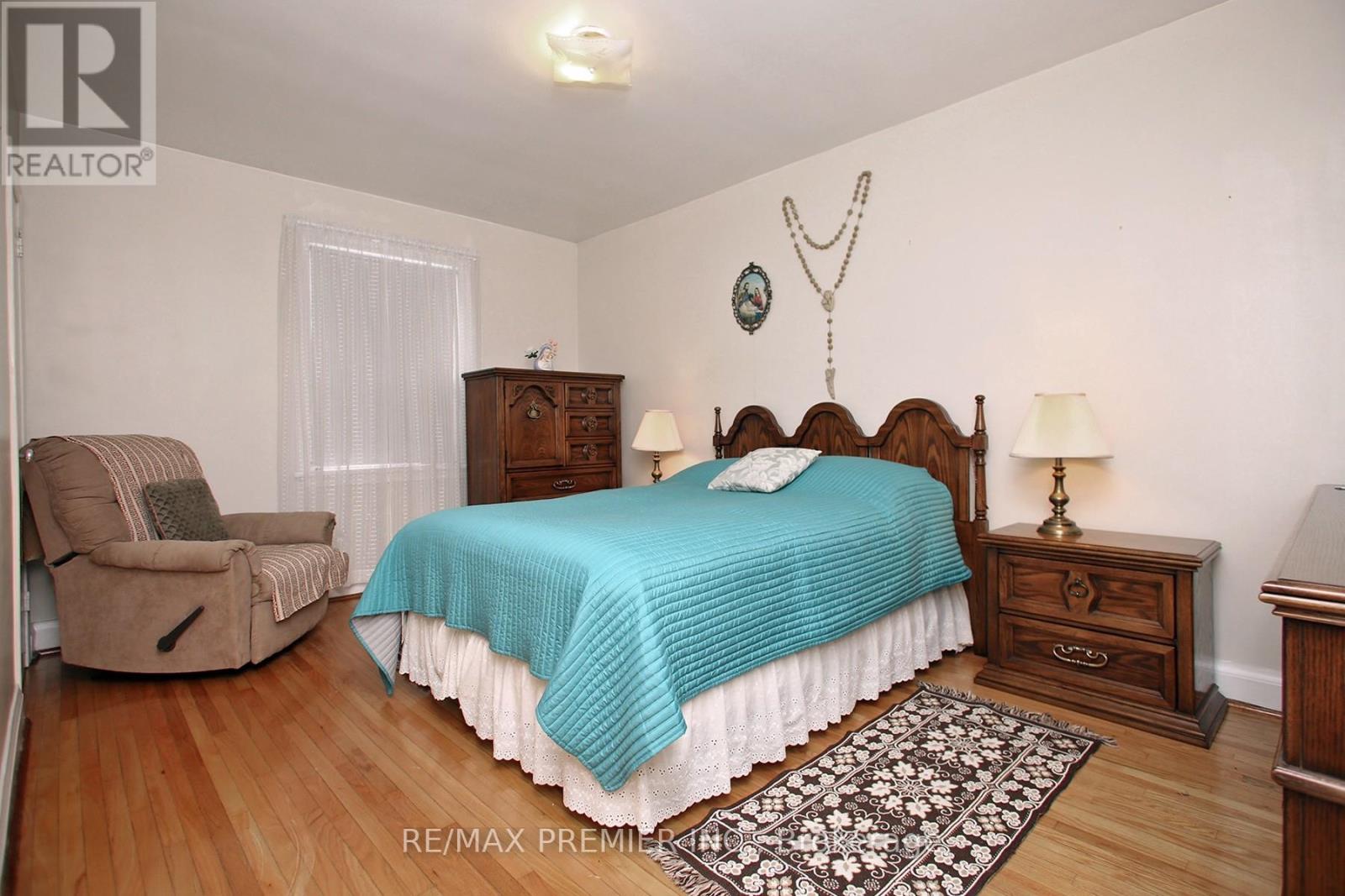 136 Anthony Road, Toronto, Ontario  M3K 1B6 - Photo 12 - W12203273