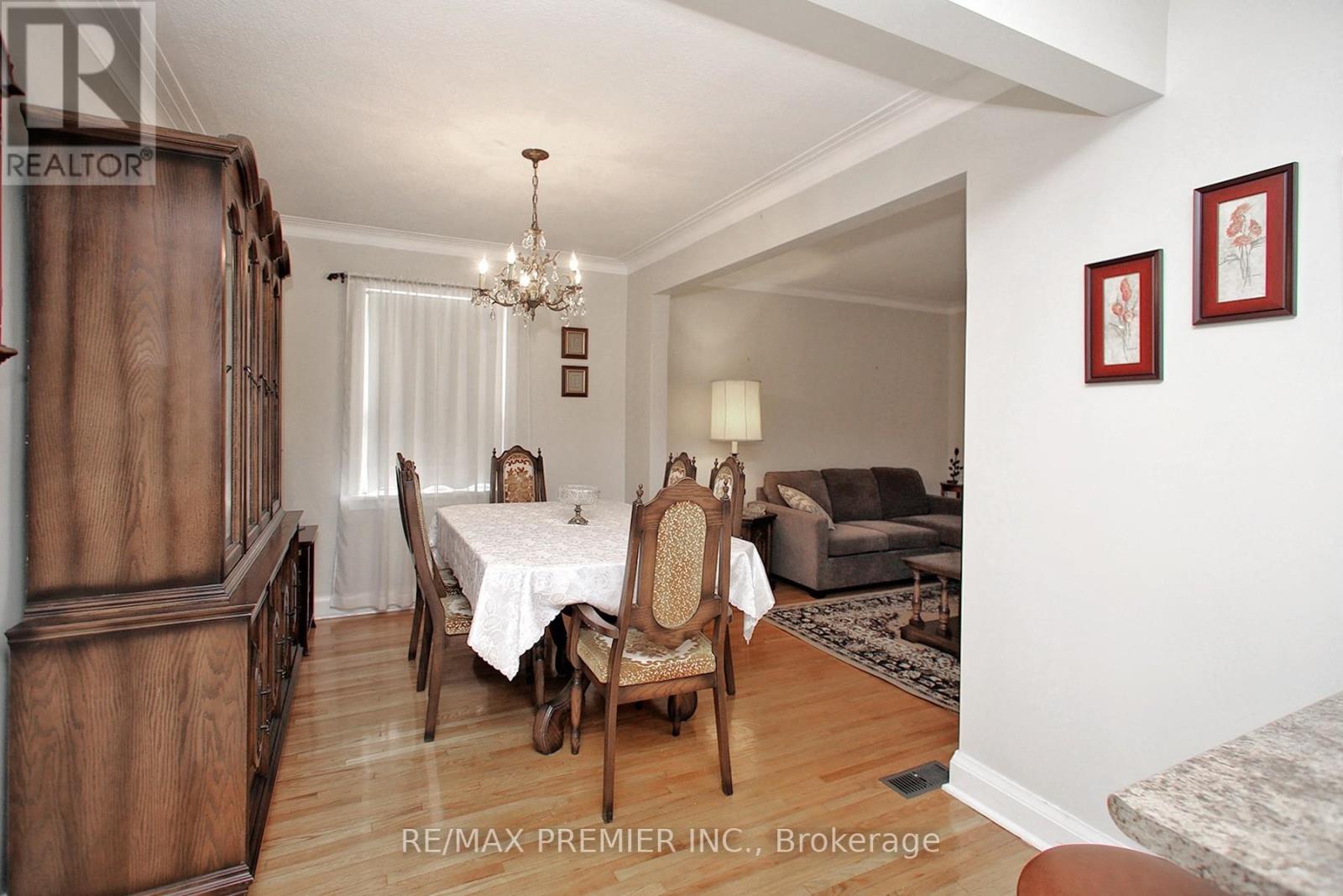 136 Anthony Road, Toronto, Ontario  M3K 1B6 - Photo 8 - W12203273