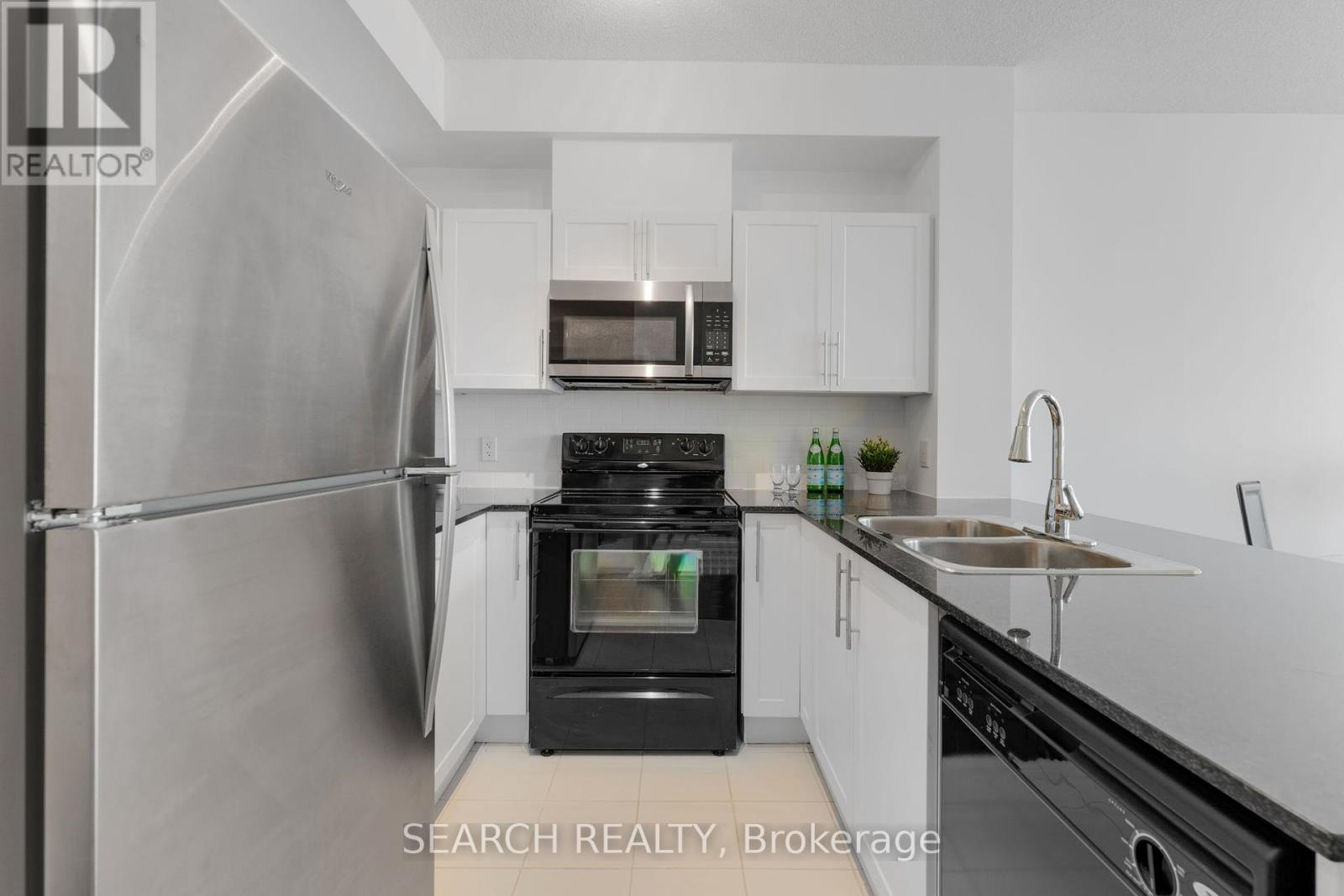 703 - 3515 Kariya Drive, Mississauga, Ontario  L5B 0C1 - Photo 6 - W12203275