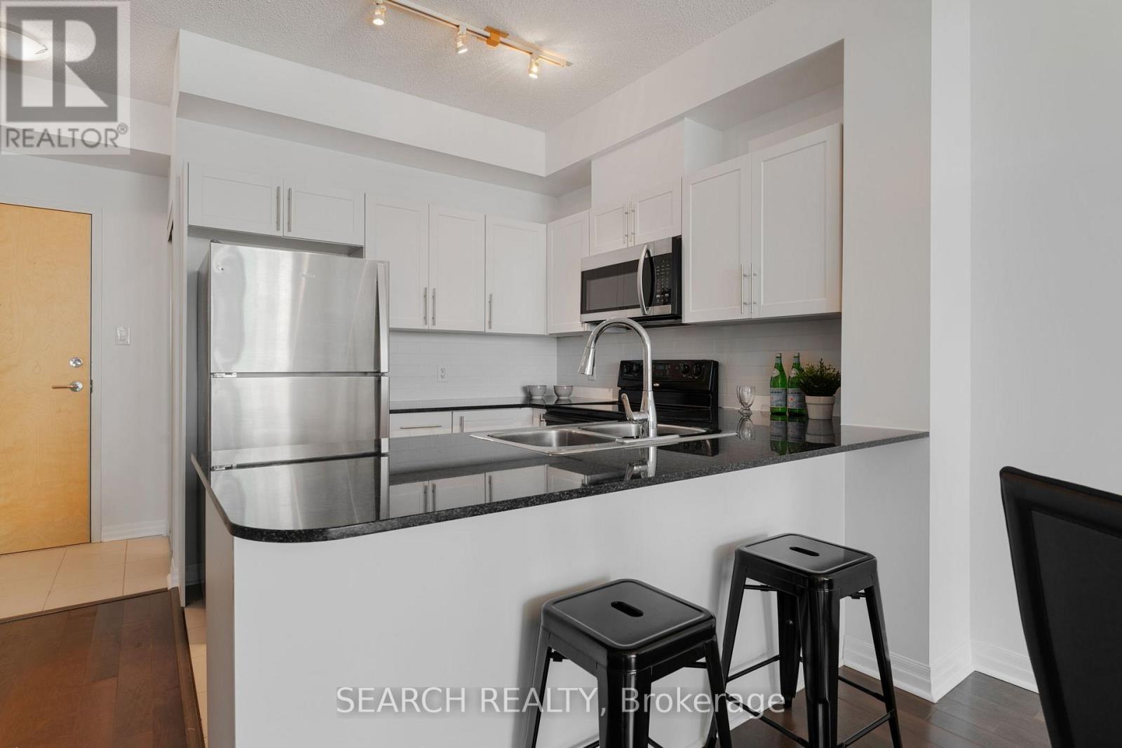703 - 3515 Kariya Drive, Mississauga, Ontario  L5B 0C1 - Photo 9 - W12203275