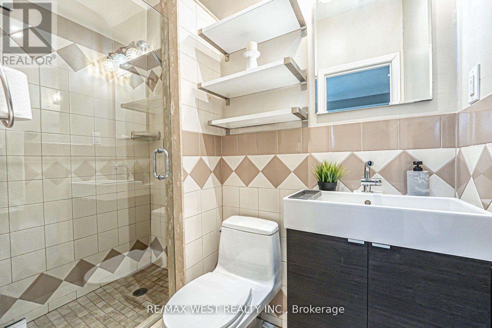 712 Gladstone Avenue, Toronto, Ontario  M6H 3J4 - Photo 24 - W12203286