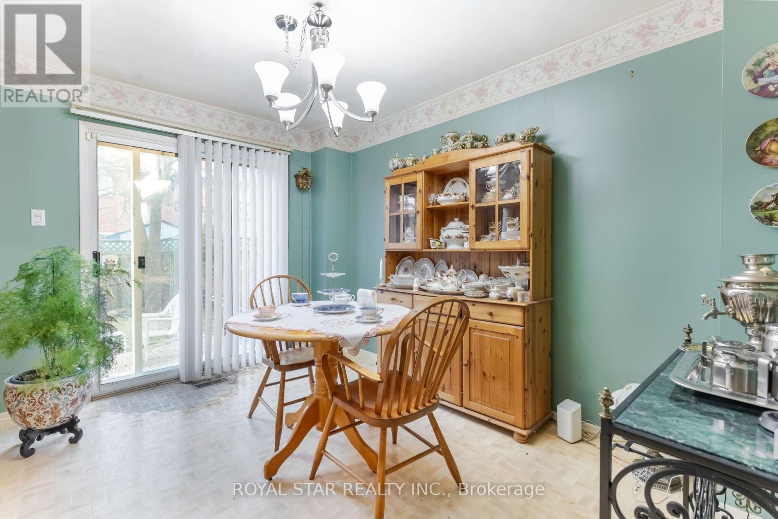 89 Dumfries Avenue, Brampton, Ontario  L6Z 2X1 - Photo 13 - W12203337