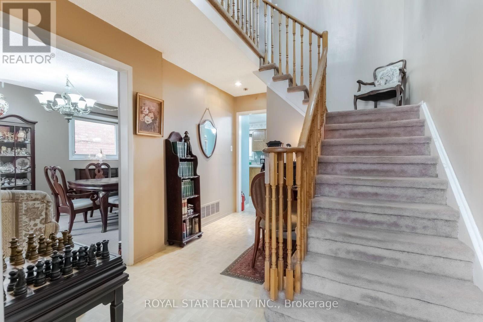 89 Dumfries Avenue, Brampton, Ontario  L6Z 2X1 - Photo 16 - W12203337