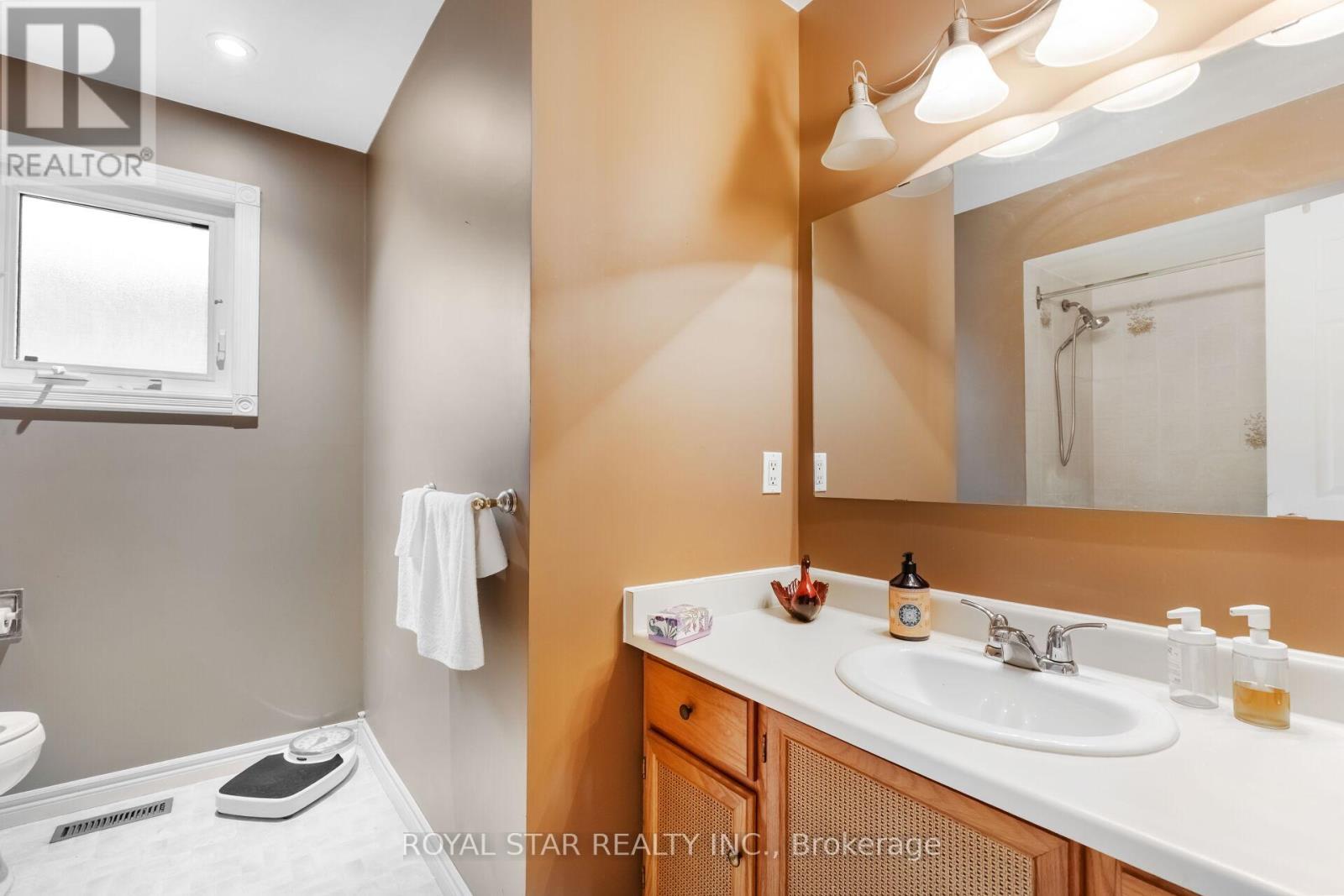 89 Dumfries Avenue, Brampton, Ontario  L6Z 2X1 - Photo 27 - W12203337