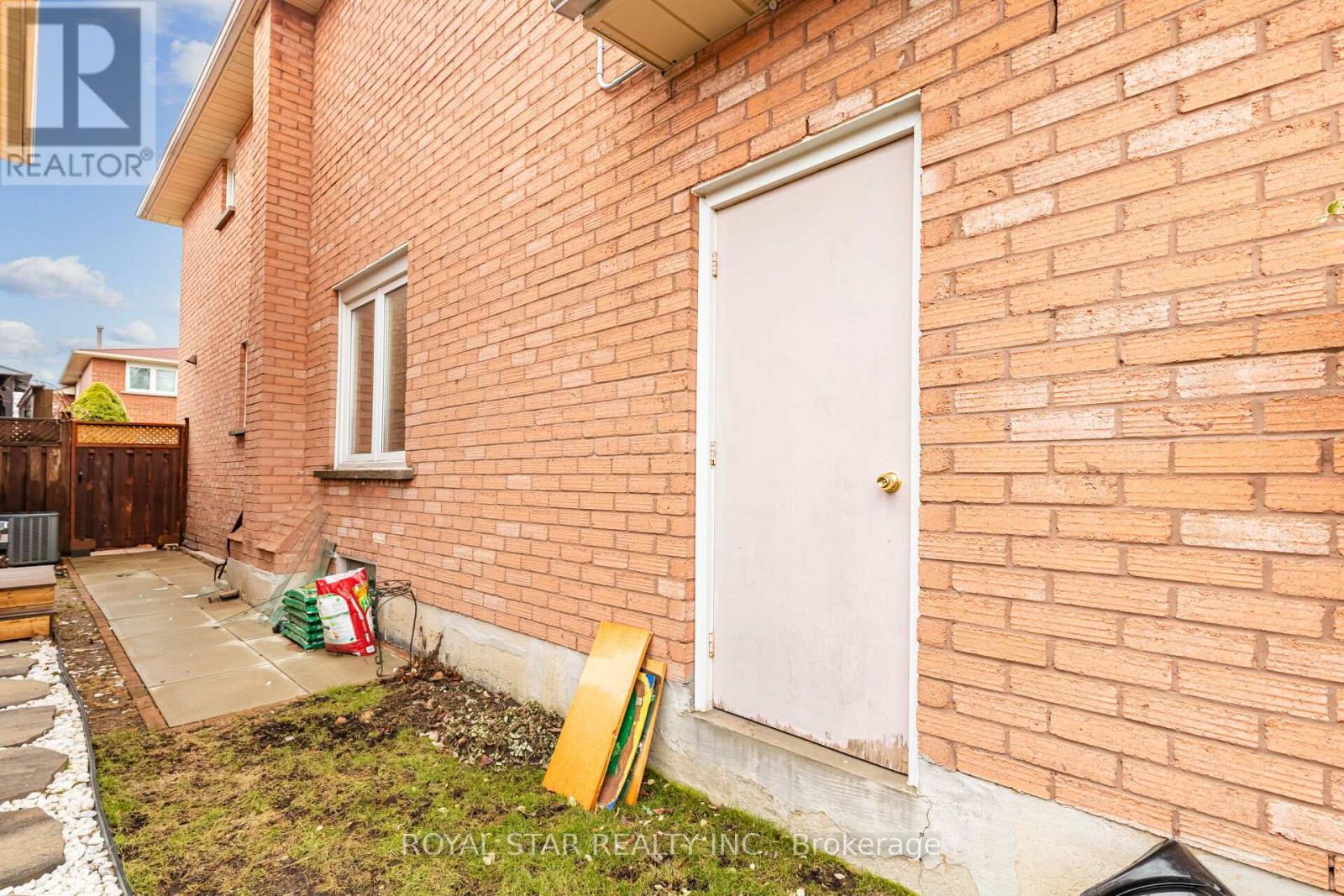89 Dumfries Avenue, Brampton, Ontario  L6Z 2X1 - Photo 38 - W12203337