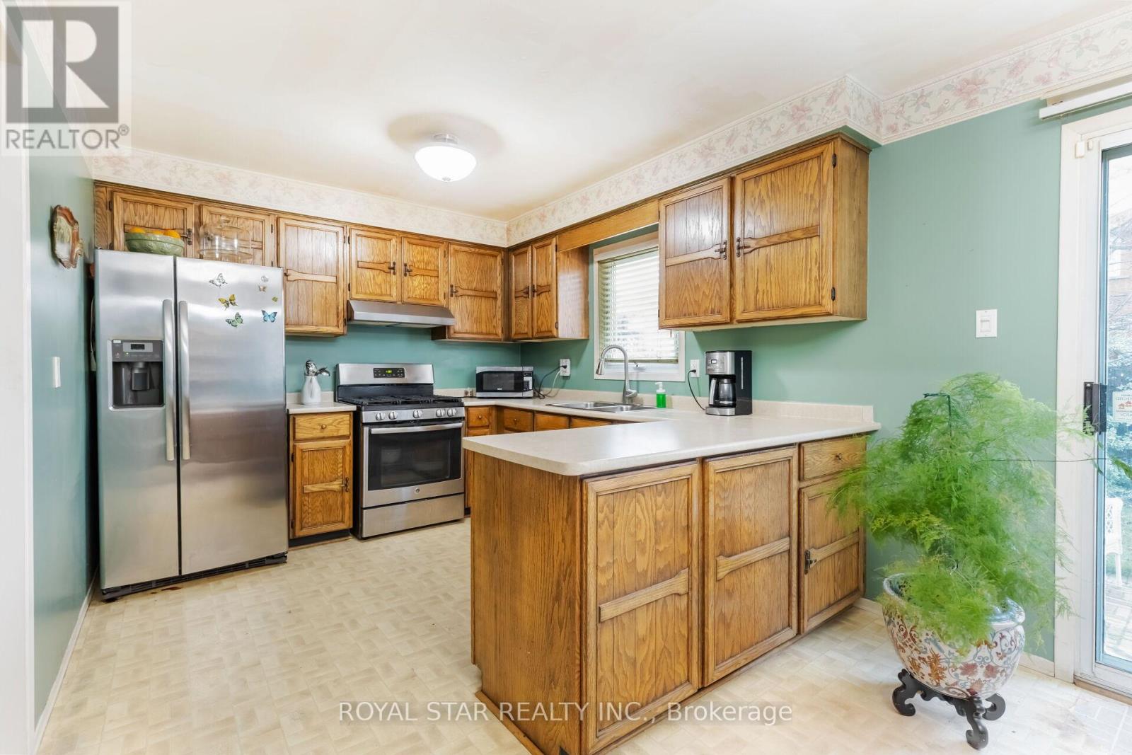89 Dumfries Avenue, Brampton, Ontario  L6Z 2X1 - Photo 9 - W12203337