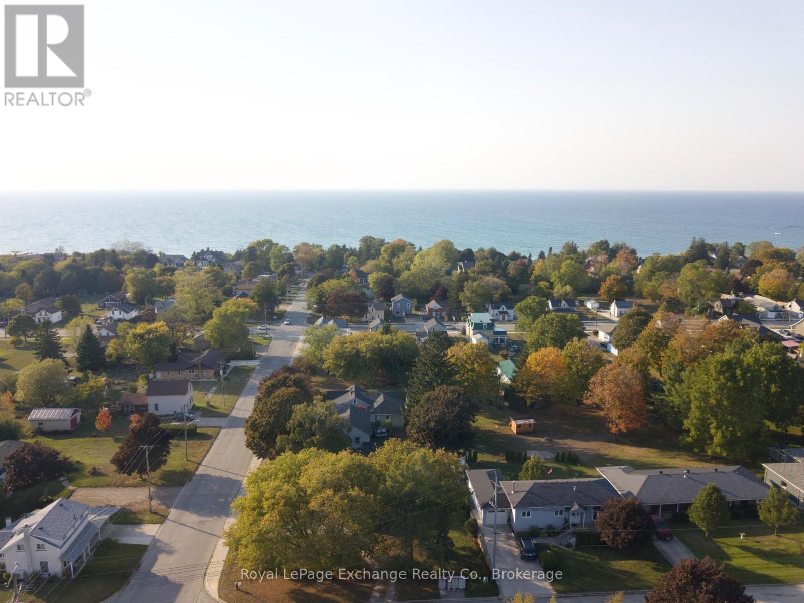 371 St Albert Street, Kincardine, Ontario  N2Z 2V1 - Photo 3 - X12203472