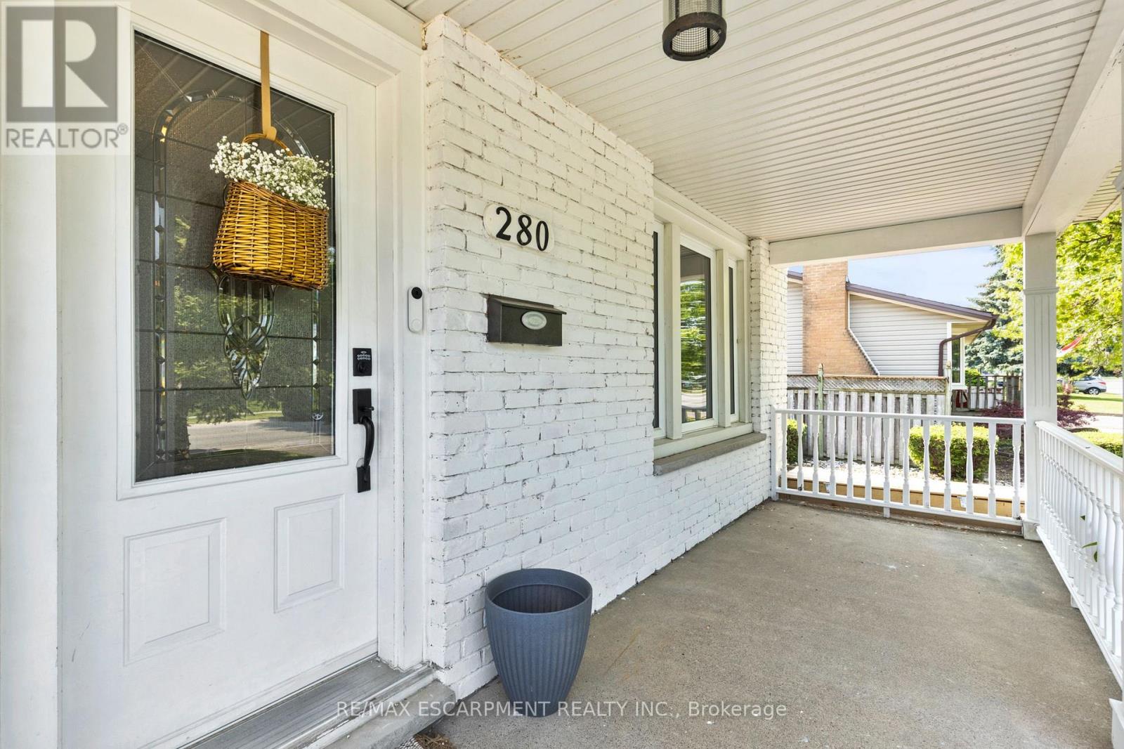 280 Vansickle Road, St. Catharines (Rykert/vansickle), Ontario  L2S 2T1 - Photo 2 - X12203270