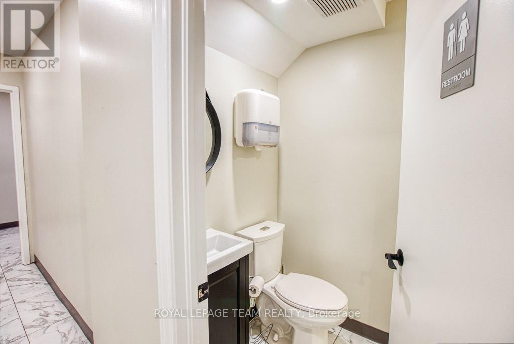 84 Centrepointe Drive, Ottawa, Ontario  K2G 6B1 - Photo 22 - X12203412