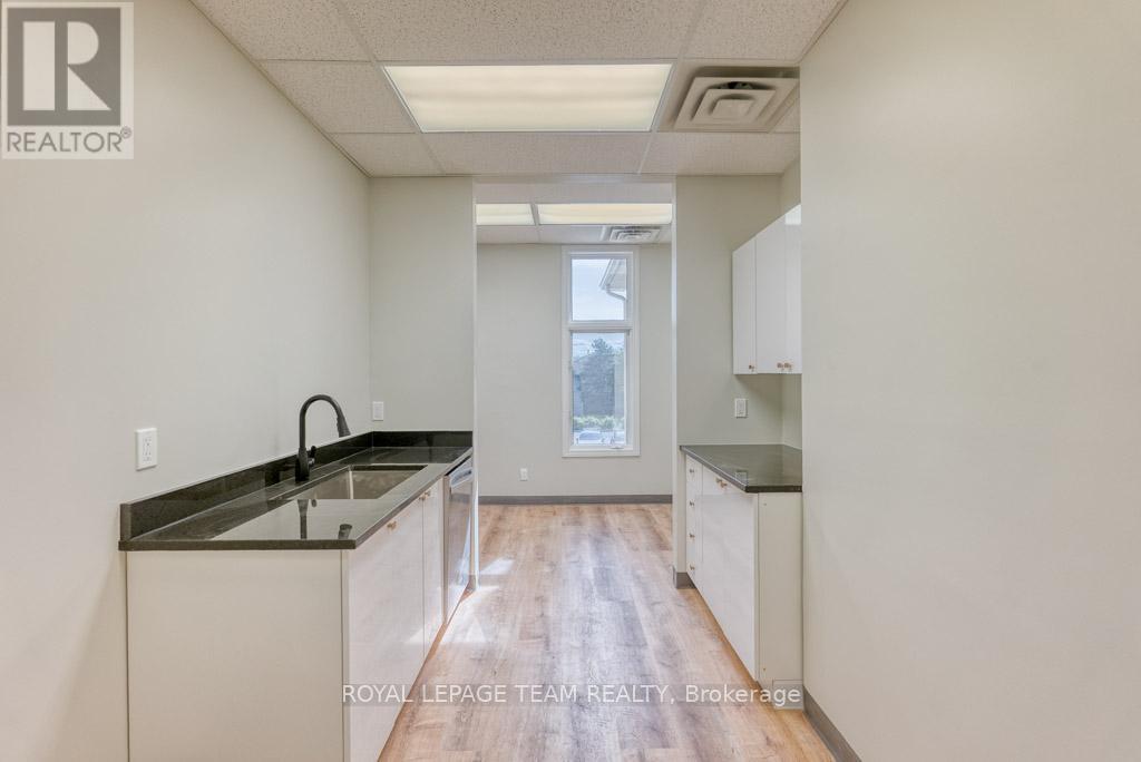 84 Centrepointe Drive, Ottawa, Ontario  K2G 6B1 - Photo 34 - X12203412