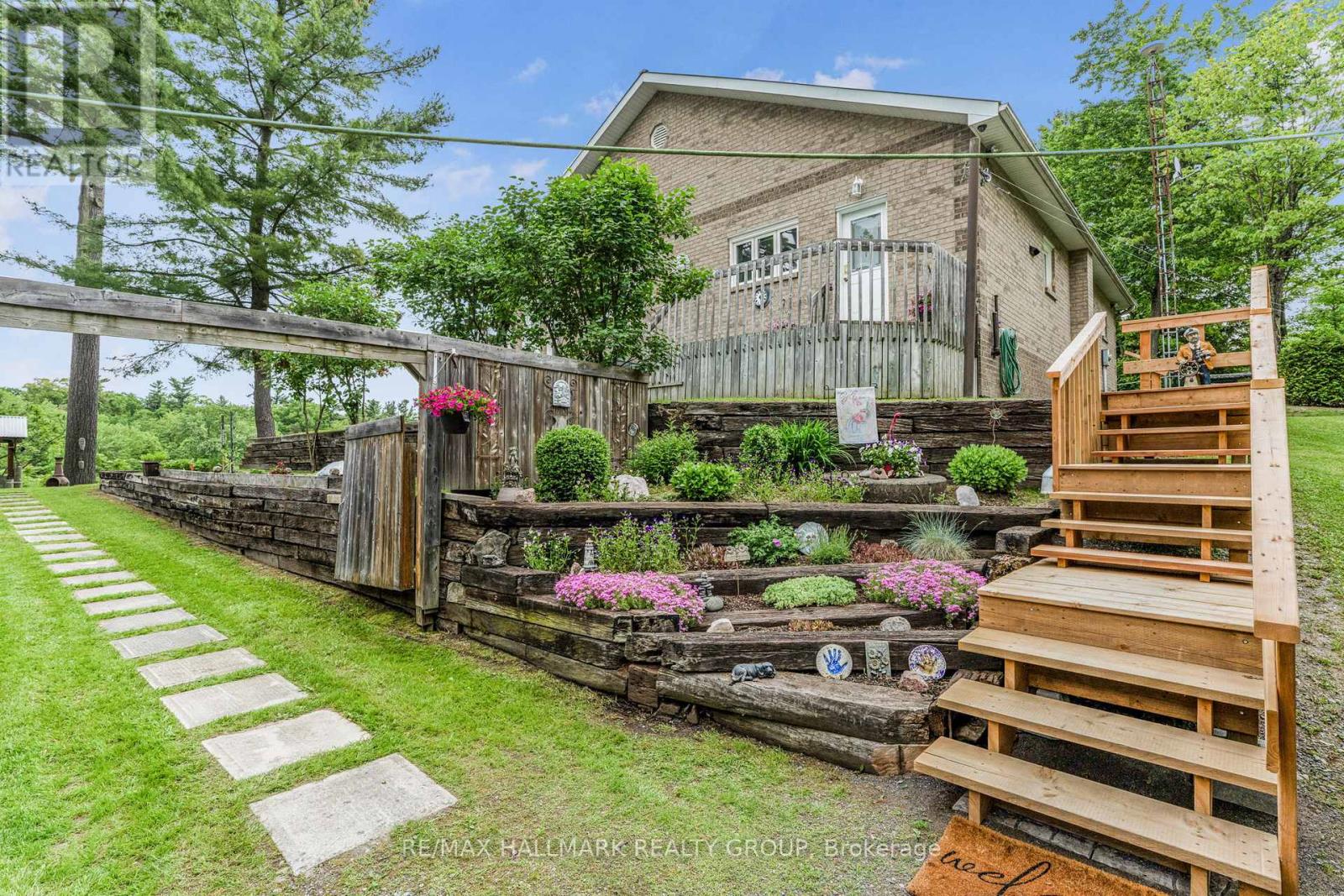 2071 Tessier Street, Alfred And Plantagenet, Ontario  K0B 1L0 - Photo 3 - X12203448