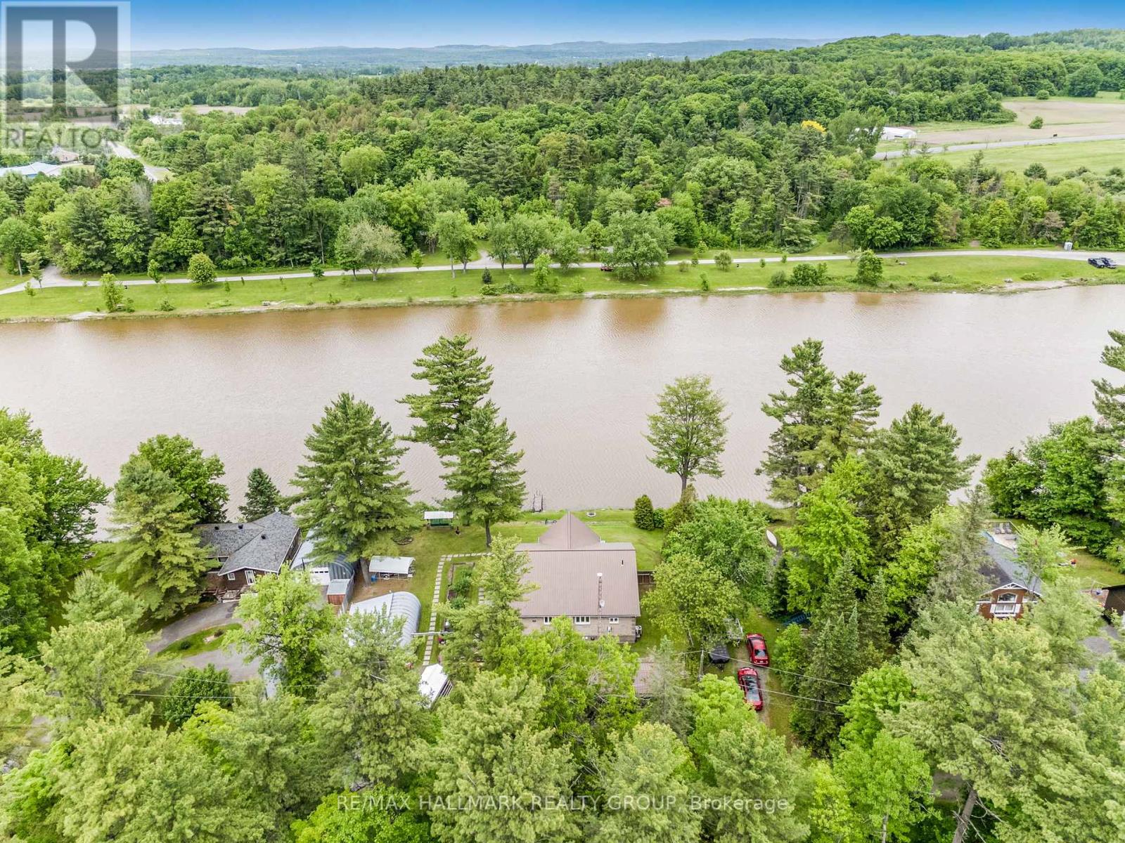 2071 Tessier Street, Alfred And Plantagenet, Ontario  K0B 1L0 - Photo 8 - X12203448
