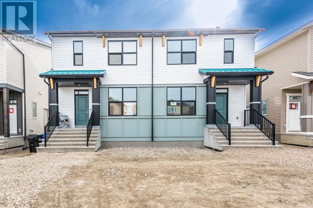 Property at 400 Hotchkiss Drive SE image 2