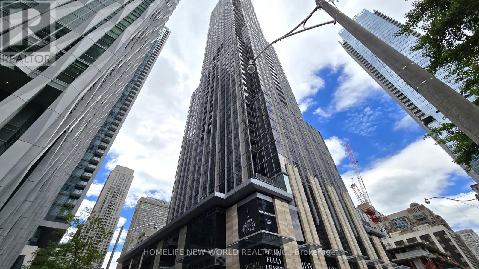 5201 - 11 YORKVILLE AVENUE, Toronto, Ontario