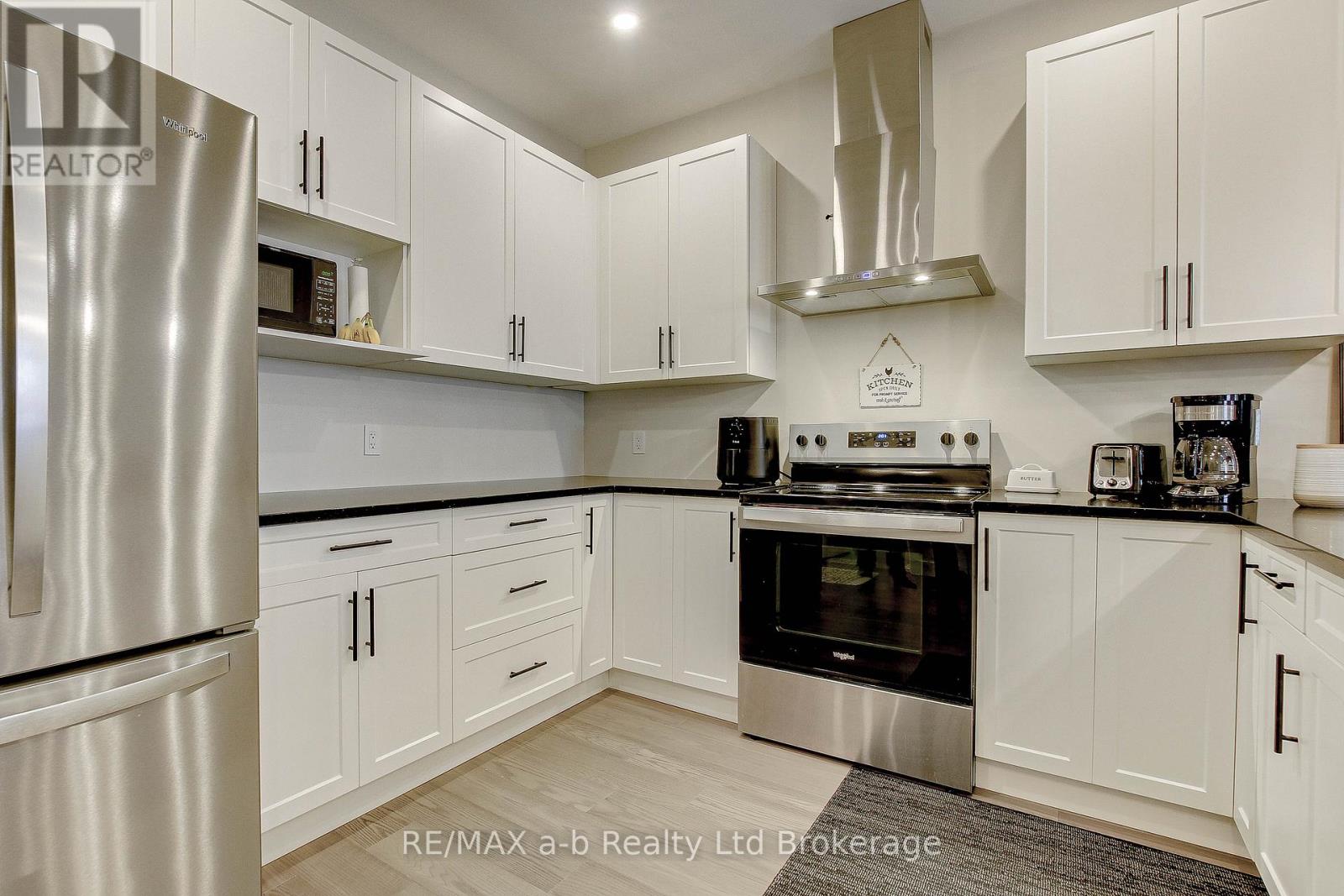 402 - 12 Washington Street W, Norwich, Ontario N0J 1P0 - Photo 6 - X12203396