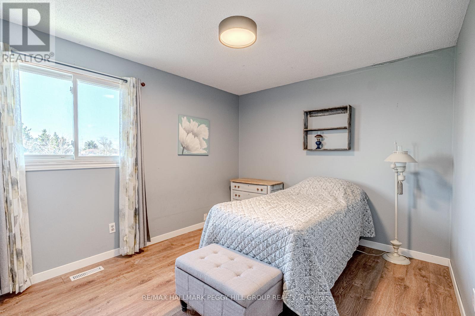 256 Hickling Trail, Barrie, Ontario  L4M 5W7 - Photo 9 - S12137152