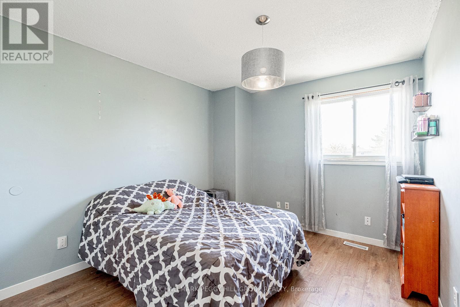 256 Hickling Trail, Barrie, Ontario  L4M 5W7 - Photo 8 - S12137152