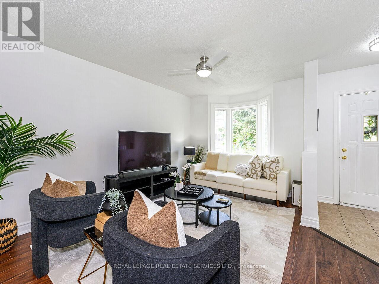 135 Bernice Crescent, Toronto, Ontario  M6N 1X3 - Photo 4 - W12202124