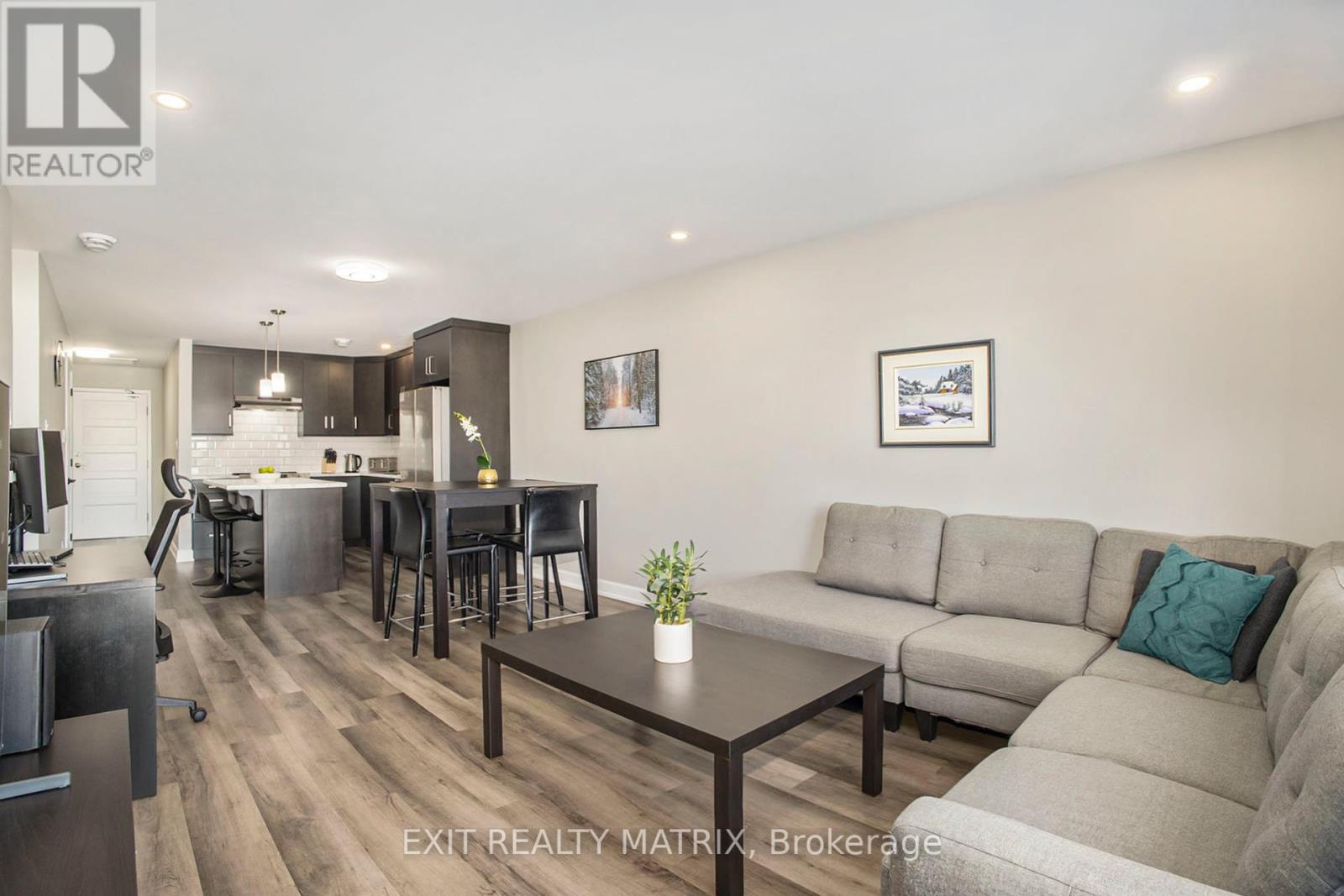 304 - 271 Belfort Street, Russell, Ontario  K0A 1W0 - Photo 3 - X12104393