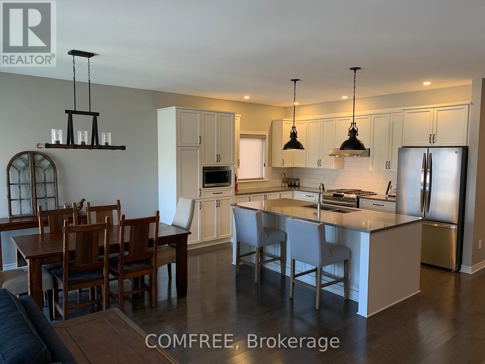 Property at 819 TEWIN CIRCLE image 4