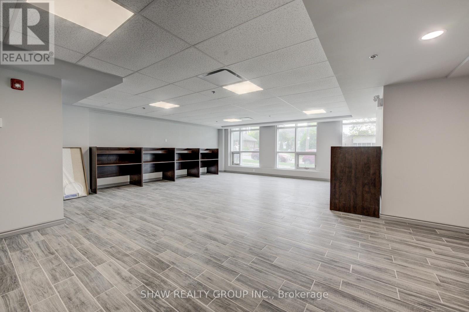 105 - 275 Larch Street, Waterloo, Ontario  N2L 3R2 - Photo 21 - X12182198