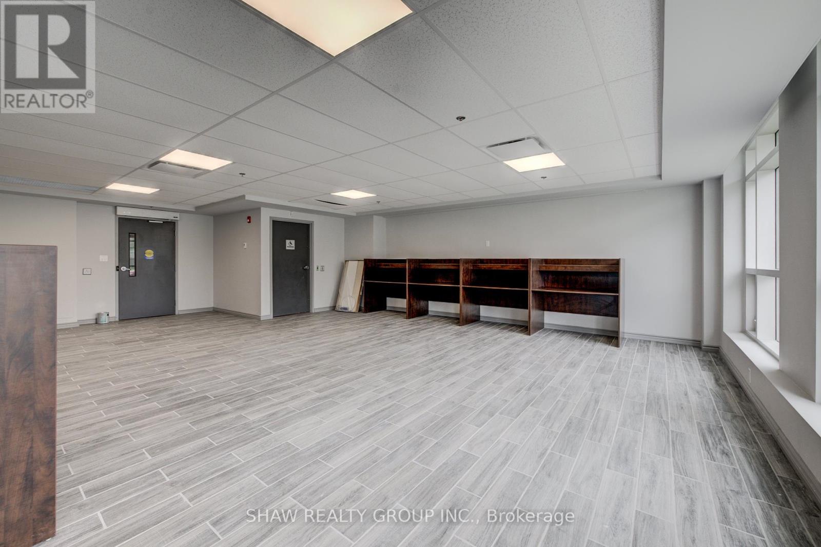 105 - 275 Larch Street, Waterloo, Ontario  N2L 3R2 - Photo 22 - X12182198