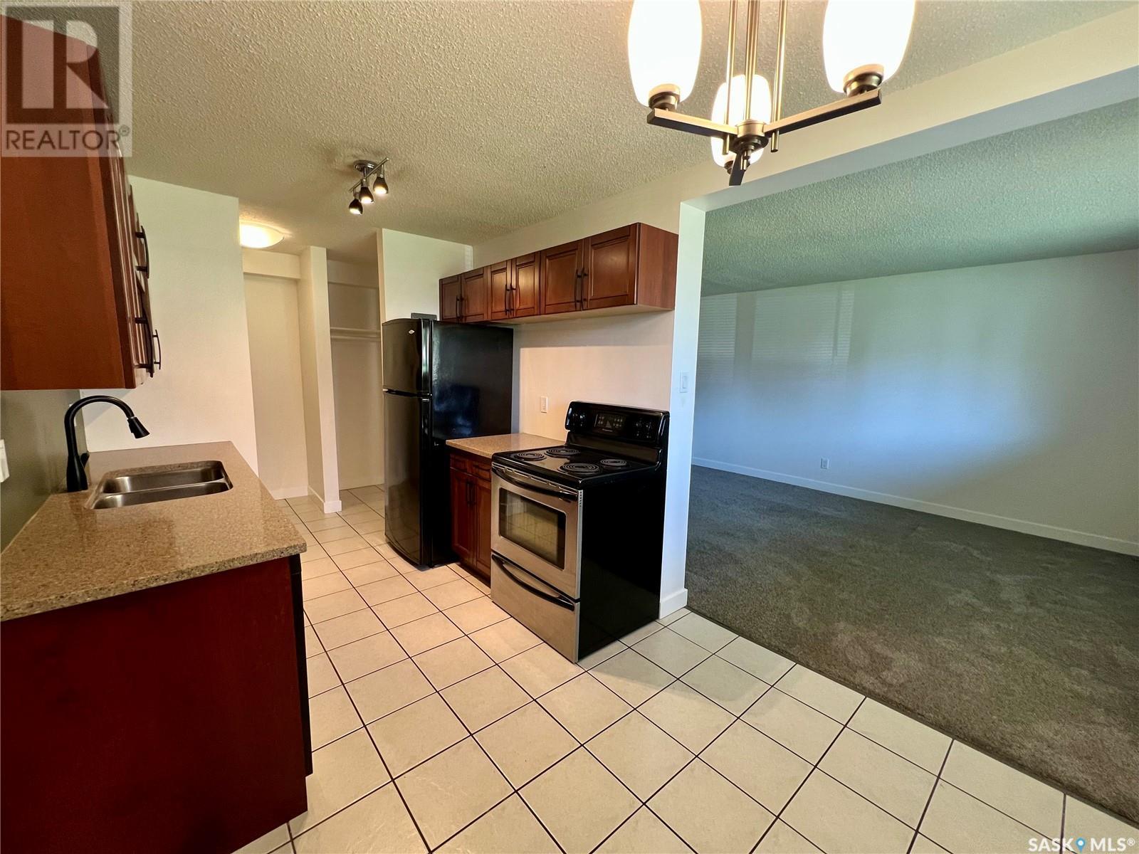 Property at 6 208 Lindsay PLACE image 4