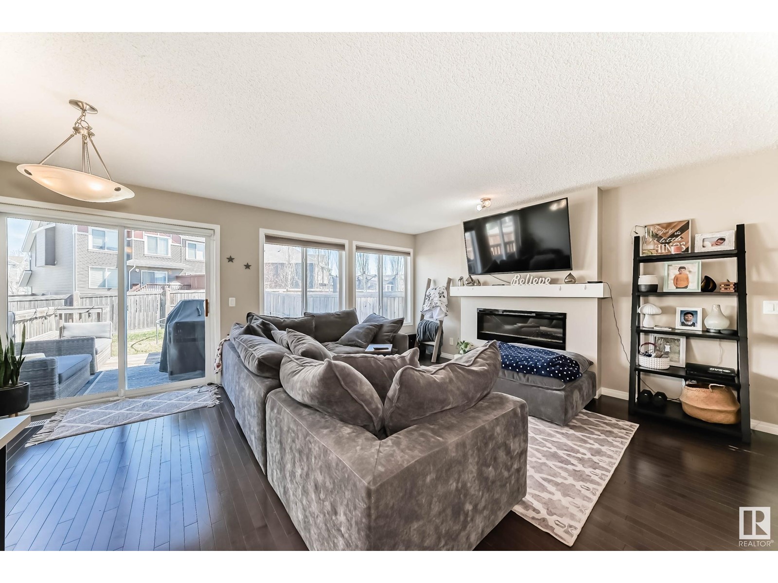 Property at 2317 76 ST SW image 1