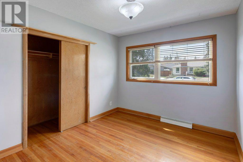 8 Walnut Drive Sw, Calgary, Alberta  T3C 3H1 - Photo 10 - A2211803