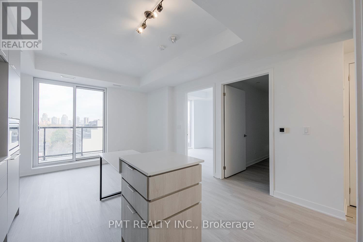 1004 - 185 Alberta Avenue, Toronto, Ontario  M6C 1C5 - Photo 11 - C12203431