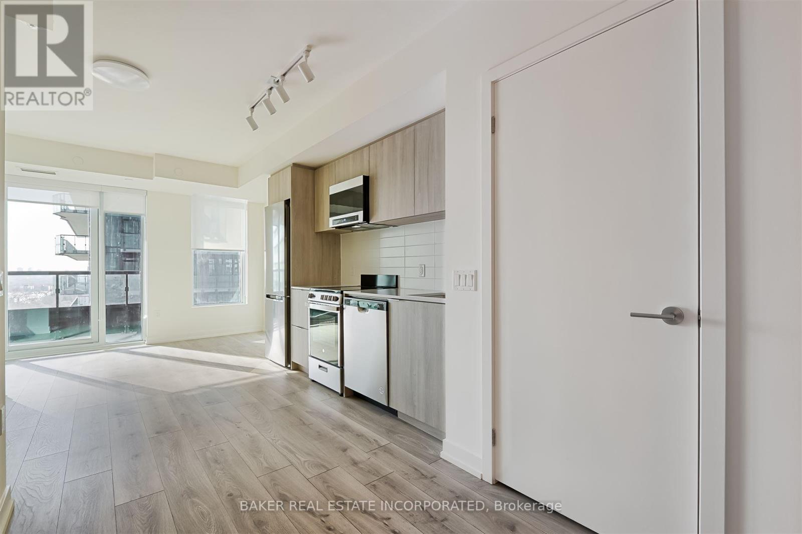 1801 - 223 Redpath Avenue, Toronto, Ontario  M4P 0E8 - Photo 5 - C12203438
