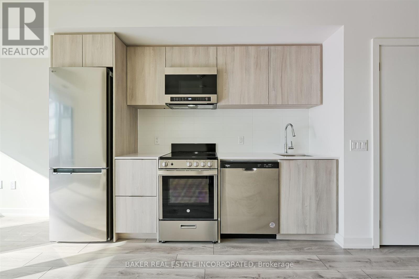 1801 - 223 Redpath Avenue, Toronto, Ontario  M4P 0E8 - Photo 6 - C12203438