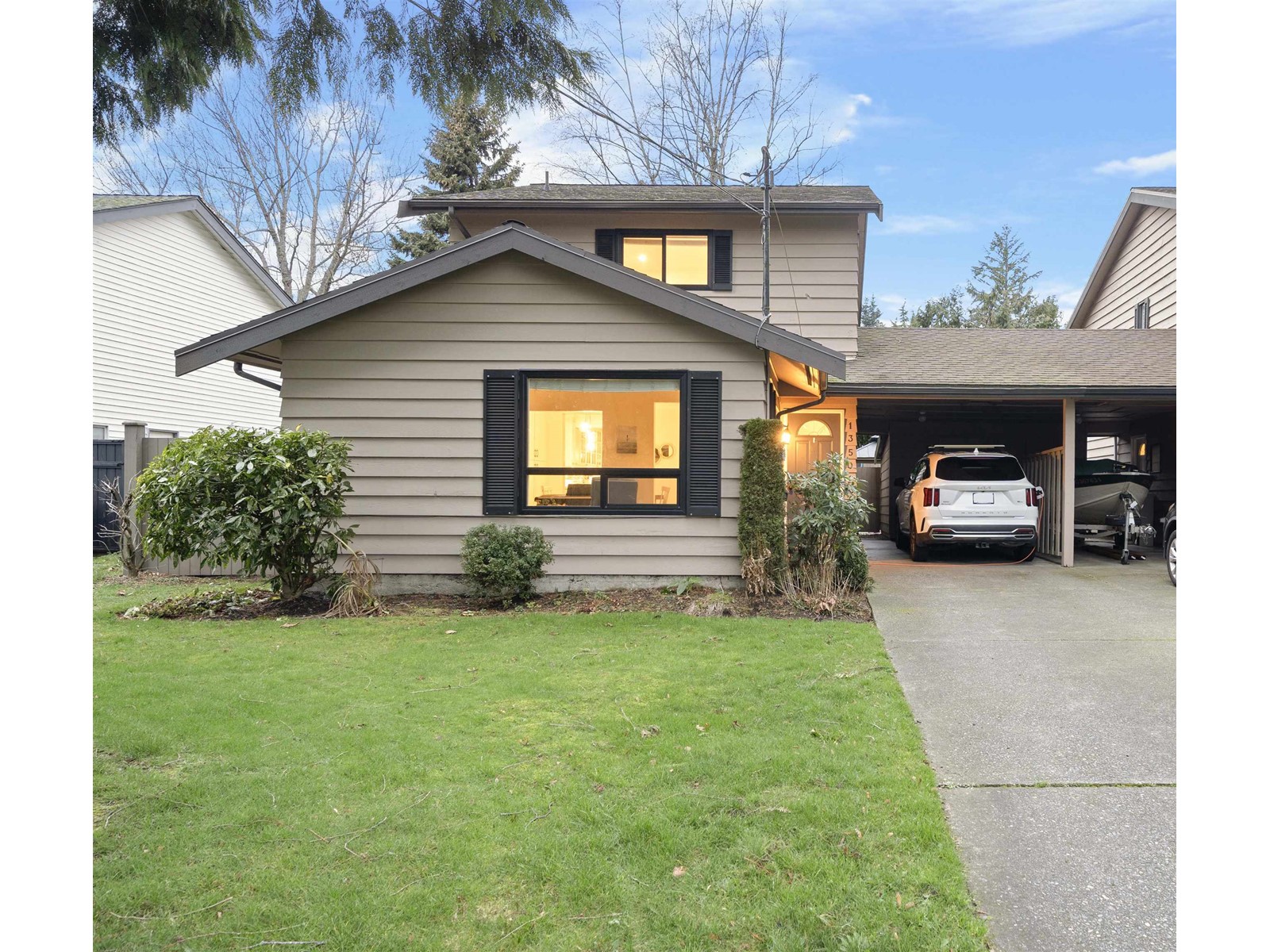 Property at 13507 15 AVENUE image 1