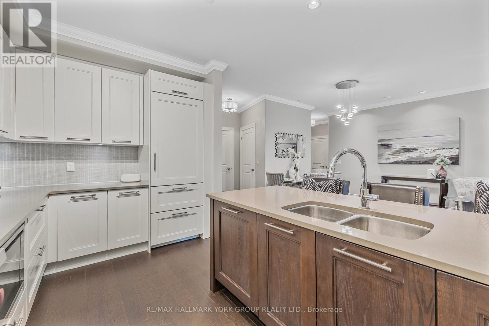 209 - 10360 Islington Avenue, Vaughan (Kleinburg), Ontario  L0J 1C0 - Photo 10 - N12203439