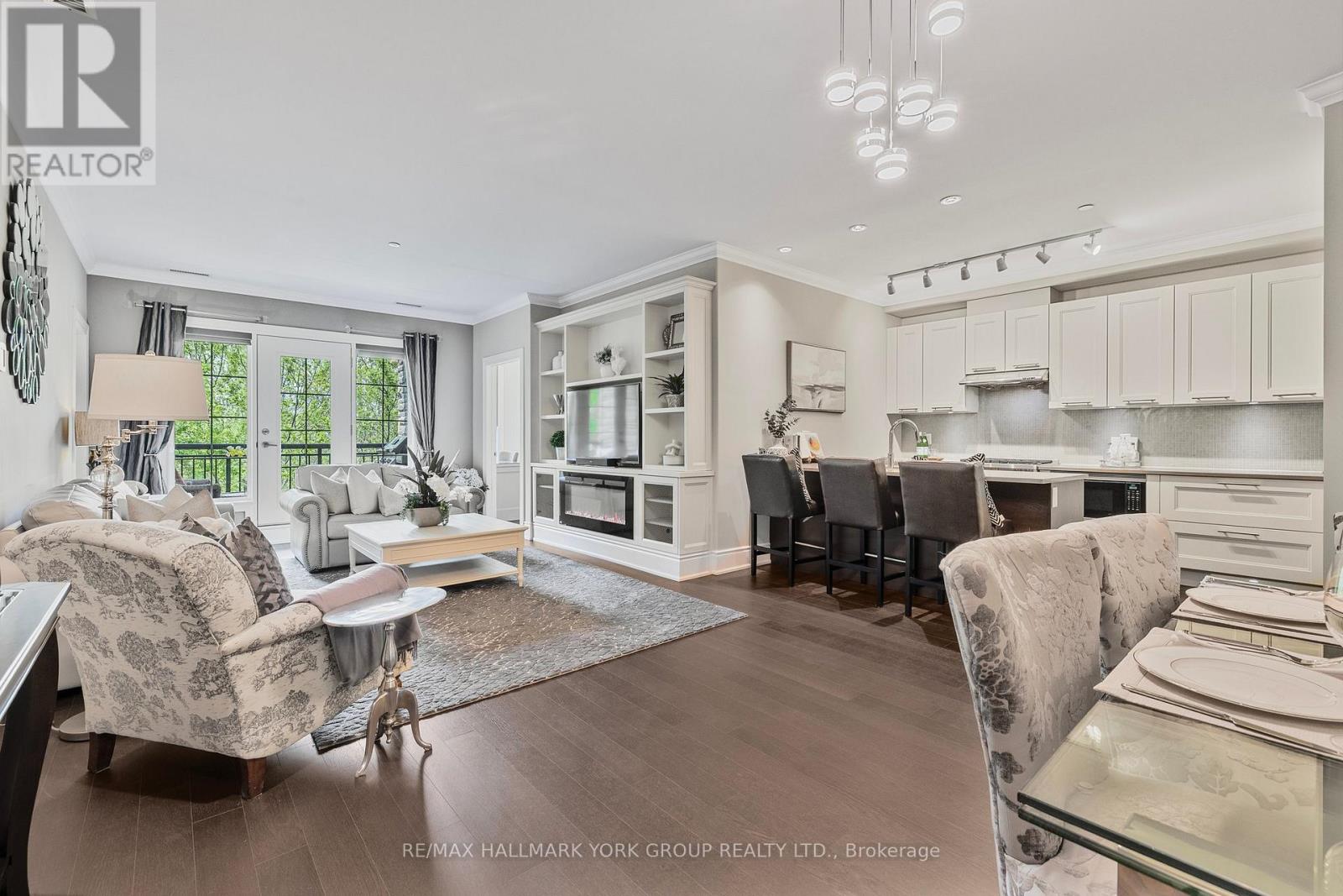 209 - 10360 Islington Avenue, Vaughan (Kleinburg), Ontario  L0J 1C0 - Photo 3 - N12203439