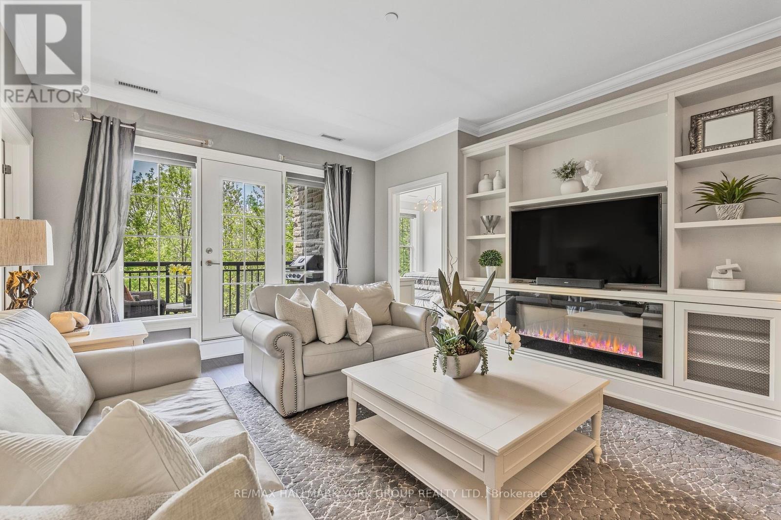209 - 10360 Islington Avenue, Vaughan (Kleinburg), Ontario  L0J 1C0 - Photo 5 - N12203439