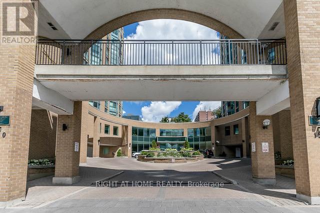 605 - 150 Dunlop Street E, Barrie, Ontario  L4M 6H1 - Photo 4 - S12203383