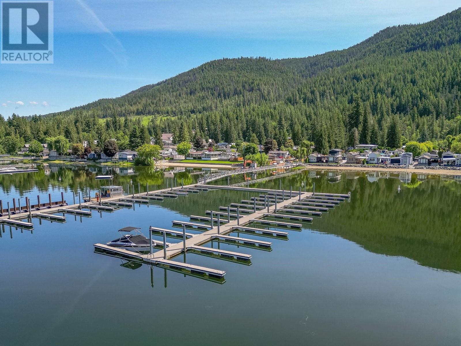 8216 97a Highway Unit# 16, Mara, British Columbia  V0E 2K0 - Photo 3 - 10350916