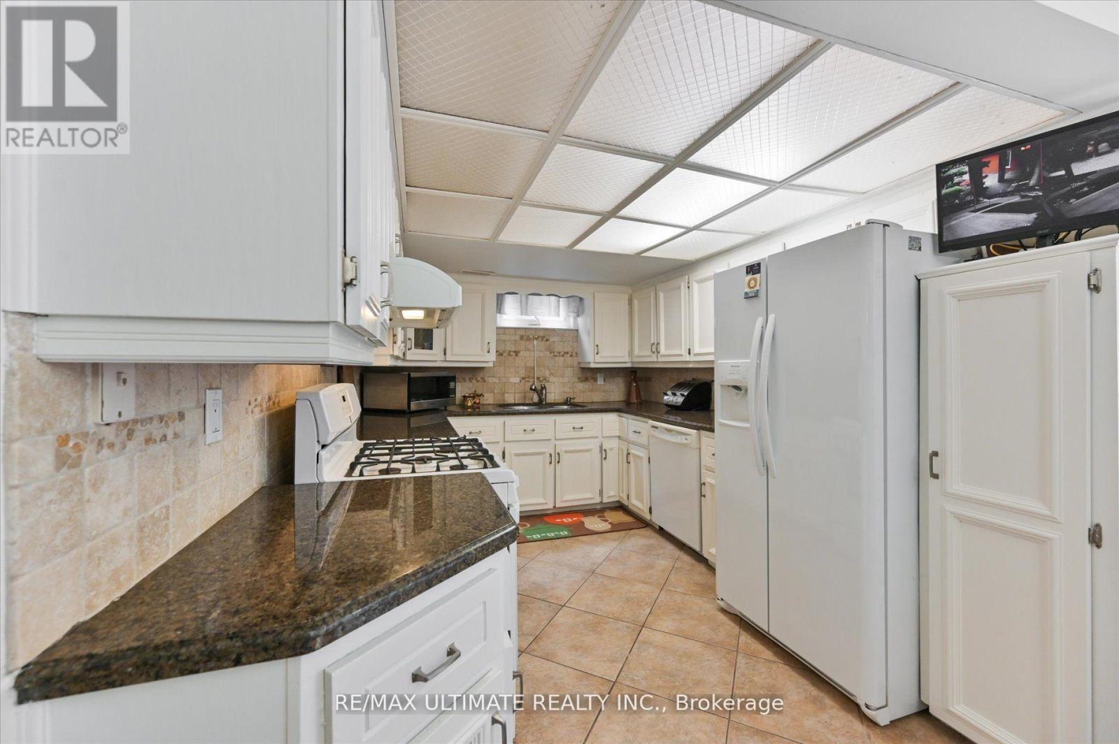 2321 Harcourt Crescent, Mississauga, Ontario  L4Y 3Y7 - Photo 27 - W12203391