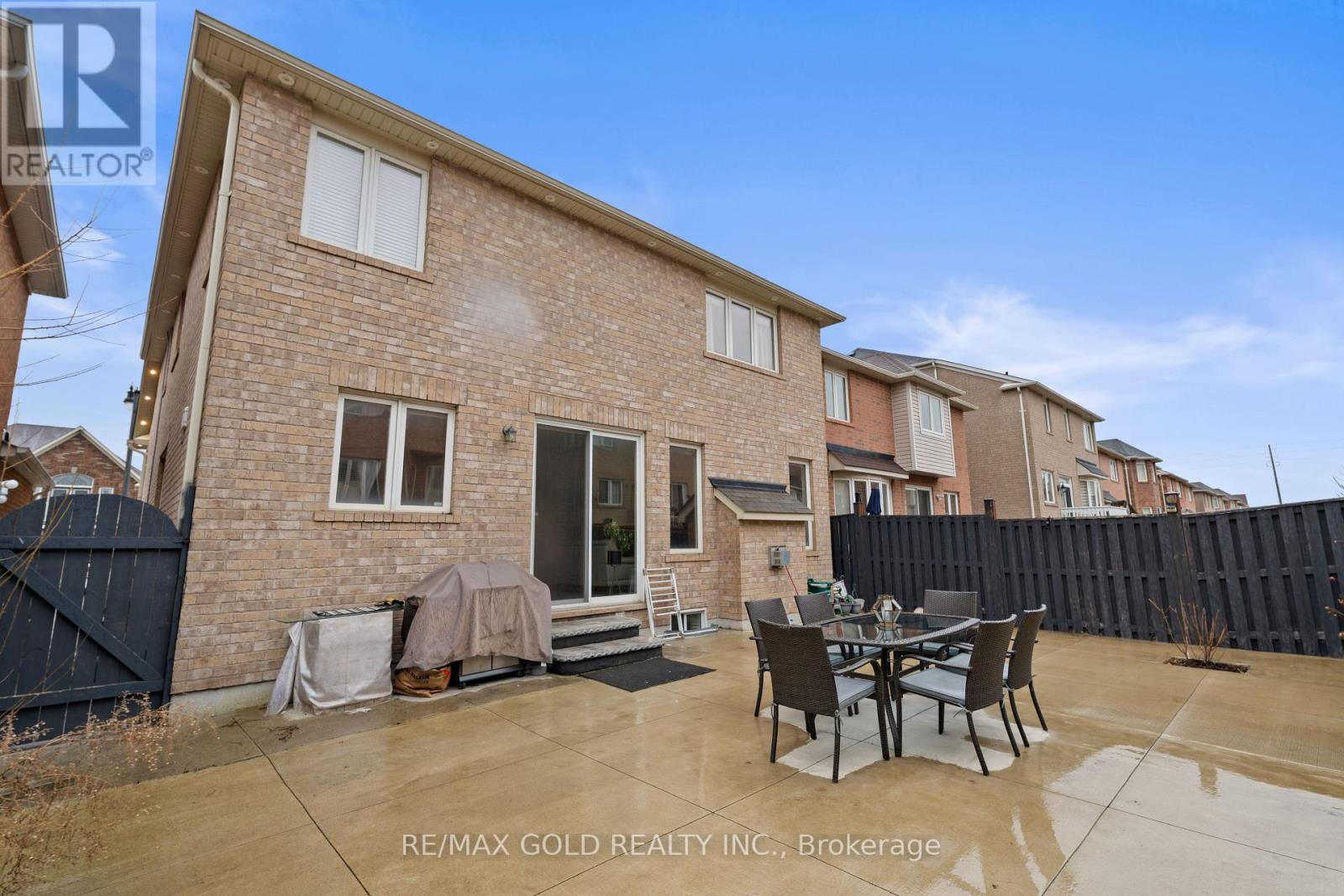 82 Seascape Crescent, Brampton, Ontario  L6P 3C6 - Photo 26 - W12203436
