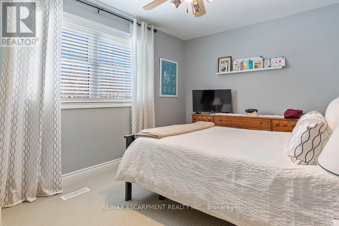 1580 Woodeden Drive, Mississauga, Ontario  L5H 3S5 - Photo 23 - W12203461