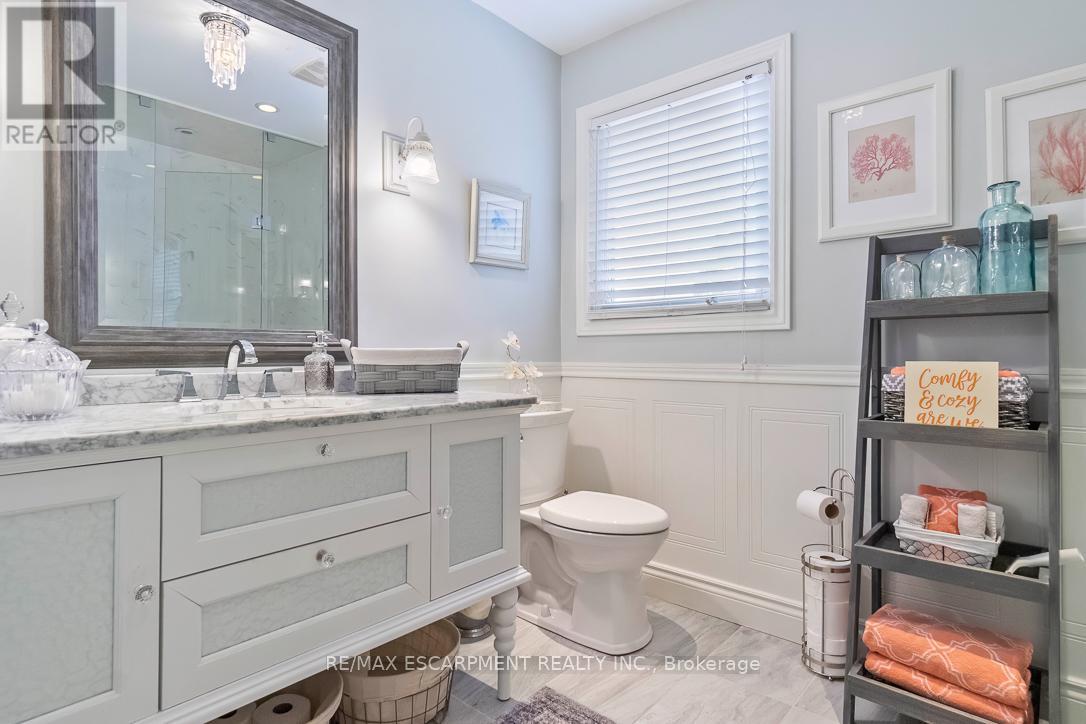1580 Woodeden Drive, Mississauga, Ontario  L5H 3S5 - Photo 25 - W12203461