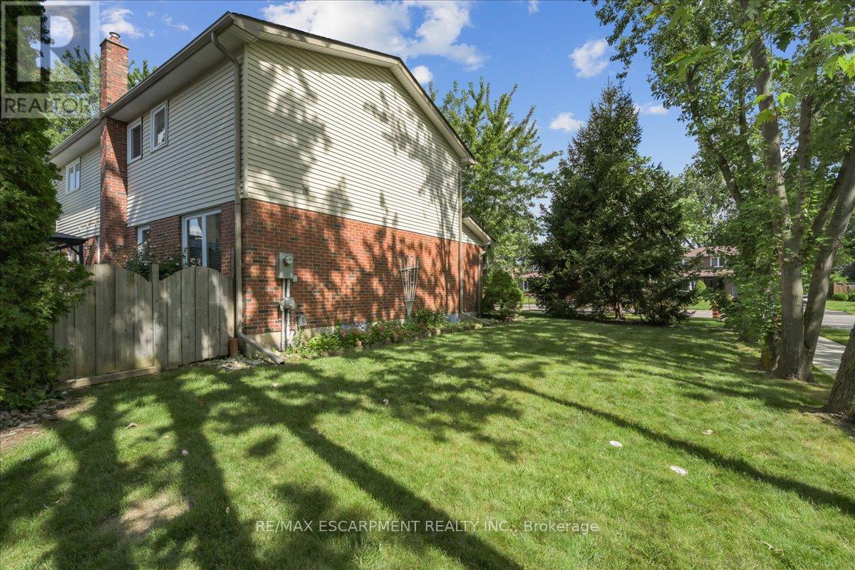 1580 Woodeden Drive, Mississauga, Ontario  L5H 3S5 - Photo 28 - W12203461