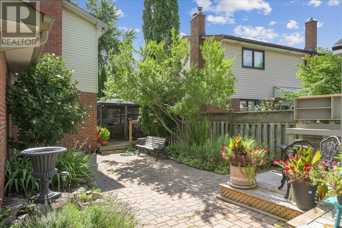 1580 Woodeden Drive, Mississauga, Ontario  L5H 3S5 - Photo 31 - W12203461