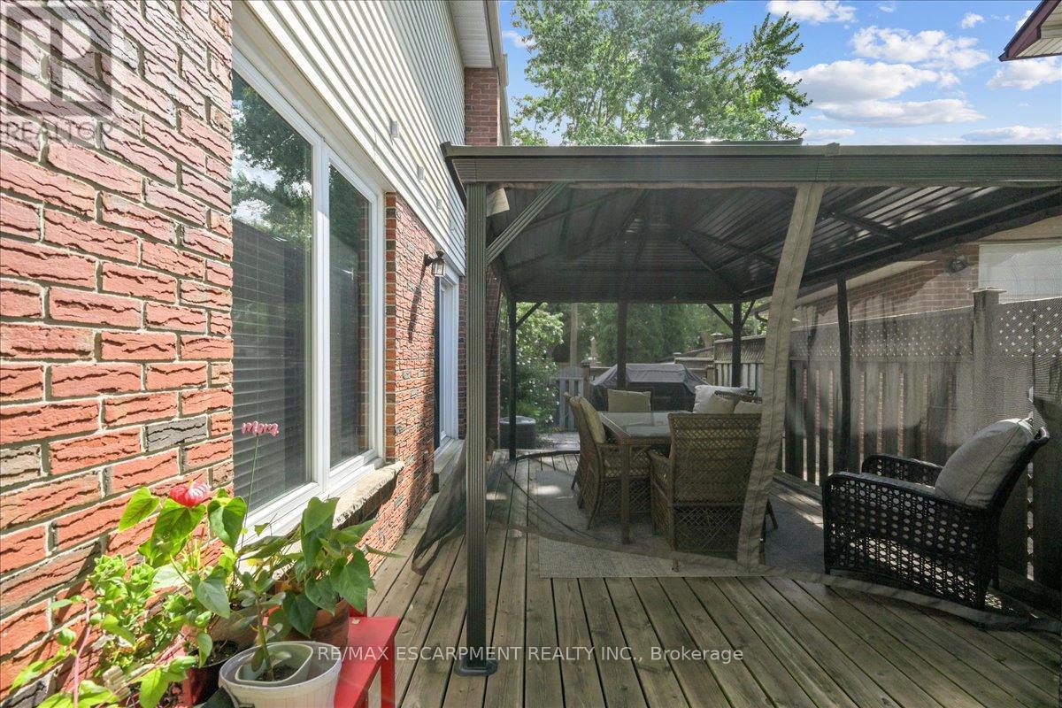 1580 Woodeden Drive, Mississauga, Ontario  L5H 3S5 - Photo 34 - W12203461